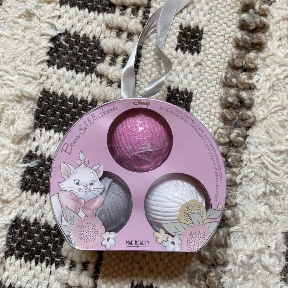 Disney Bows & Whiskers Bath Bomb Set